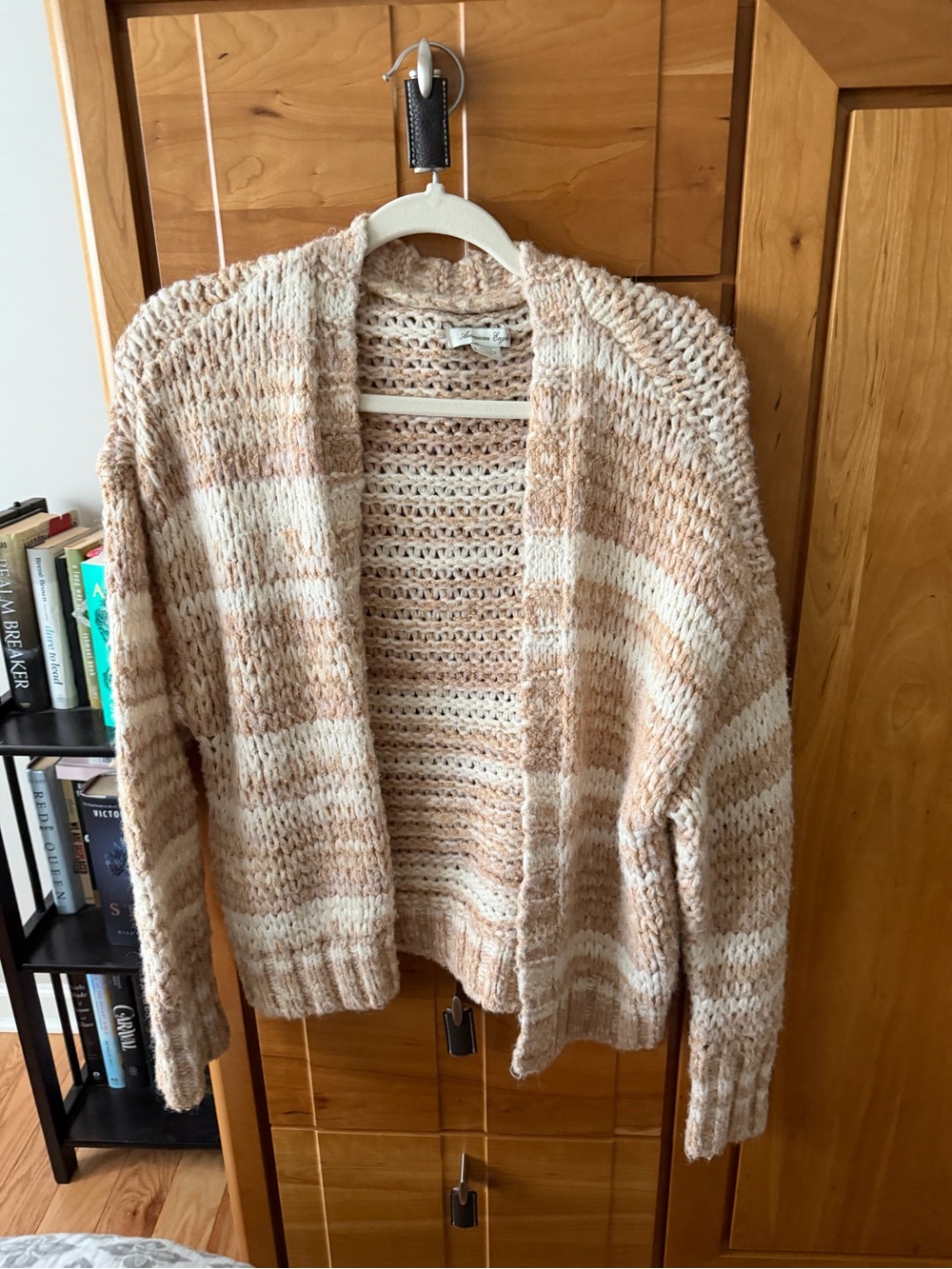 Open-Front Chunky Knit Cardigan Sweater - Cream & Tan